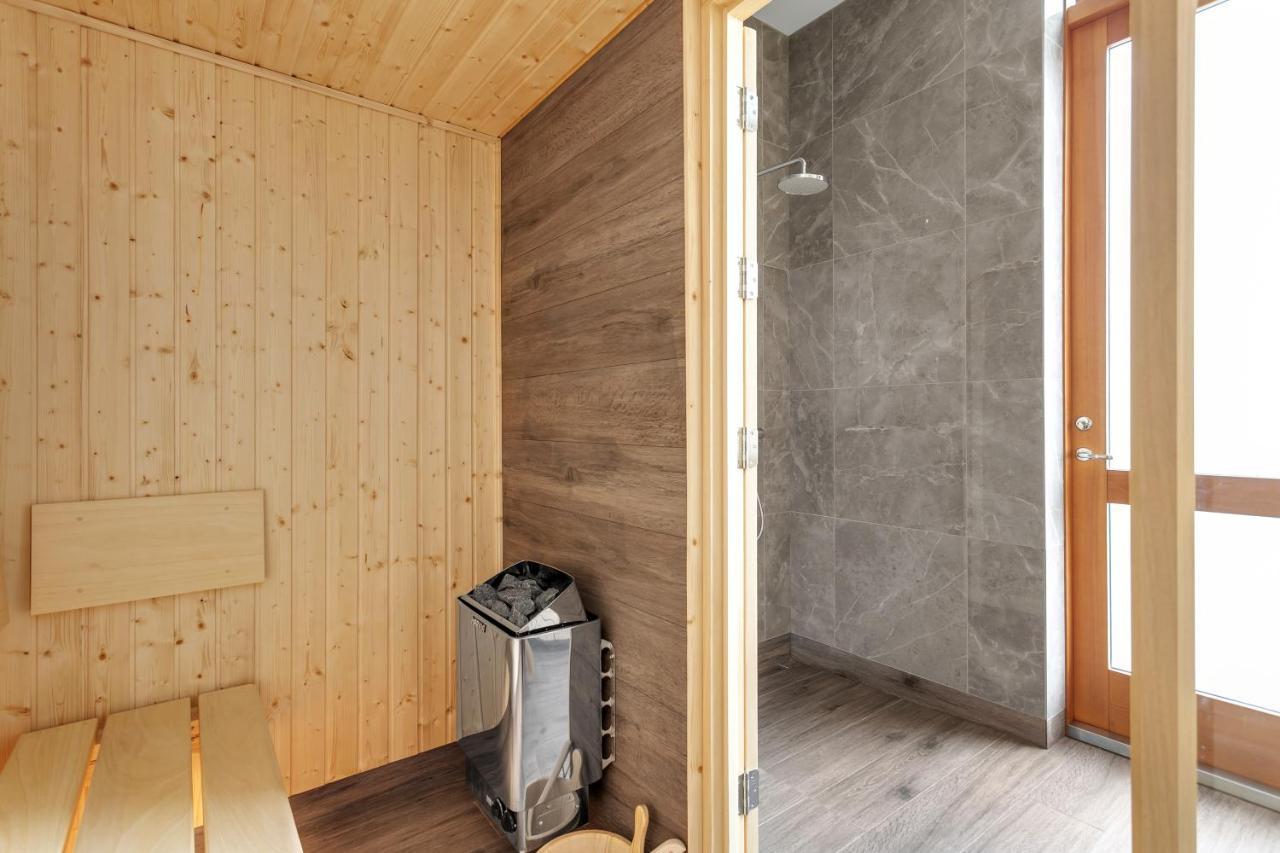 4bed 4bath Sauna & Hot Tub Vakantiehuis Reykholt (Western Iceland)